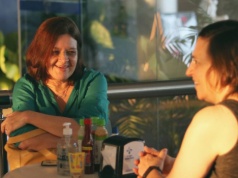 12 zdań, które uciszą wścibską teściową i zazdrosną koleżankę. Psycholog o tym, jak rozpoznać fałsz