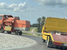 Kogut podczas jazdy. Kiedy trzeba go włączyć, a kiedy lepiej nie ryzykować mandatu