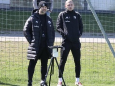 Czy trener dobrze znany w Częstochowie znów połączy siły z Papszunem? Zaskakująca wizyta na treningu Legia Warszawa