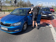 Najechanie dwóch aut w Wilanowie. Jedna osoba trafiła do szpitala