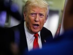 Trump strofuje reporterkę. "Powinnaś się wstydzić, że to czytasz"