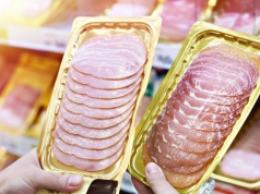 Kupujesz szynkę i zaraz się psuje? Popełniasz ten błąd, co większość Polaków!