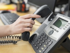 MF: w przyszłym tygodniu infolinia KAS będzie pracować dłużej