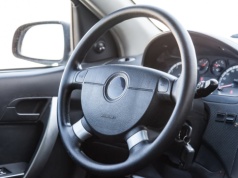 Wielu kierowców go nie wozi. A potem żałują przy pierwszym problemie