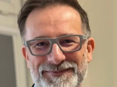 „Nie ma jednej operacji dla wszystkich”. Dr hab. n. med. K. Szczygielski o kursach FESS LUX MED i szkoleniu, które decyduje o bezpieczeństwie pacjentów