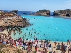 „Miodowa wyspa” bije rekordy wśród turystów z Polski. Tanie bilety i ciepło cały rok – żaden inny kierunek nie rośnie tak szybko