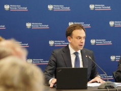 Co z finansowaniem obronności? Polska szuka zagranicą