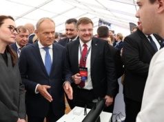 Donald Tusk w Rzeszowie: Polska i Ukraina zbudują wspólną armadę dronów