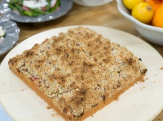 Owoce opadają na dno ciasta? Teściowa zdradza, jak temu zaradzić