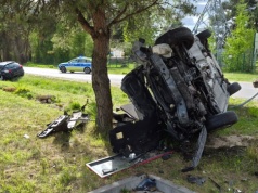 Wypadek w Janowcu, dwa śmigłowce ratunkowe w akcji. Sześć osób, w tym dwoje dzieci, trafiło do szpitala