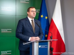 Krajewski stawia służby w gotowości. Grypa ptaków znów uderza w zagłębie drobiarskie