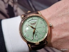 Aviator Swiss Made Douglas Day-Date 45. Zegarek typu „pilot” inspirowany złotą erą lotnictwa