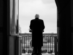 Kłopoty Trumpa, jak nie wojna, to zamach…