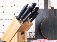 Te noże są ze stali hartowanej mrozem. Niezniszczalne. Robią furorę na całym świecie