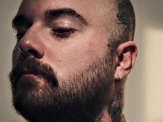 Bedoes 2115 zrobił tatuaż na twarzy – dotrzymał obietnicy