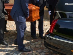 Zamiast koronera będzie lekarz do spraw zgonów. "Nawet tu rząd planuje oszczędności"