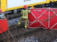 Pociąg potrącił seniorkę w Świdnicy. "Mogła potknąć się na torach"