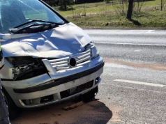 Osobówką w ciężarówkę. Poranne zderzenie pojazdów na drodze Ciechanów-Glinojeck
