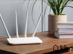 Kładą monetę na routerze, by przyspieszyć internet. Eksperci mówią jasno, czy to w ogóle ma sens