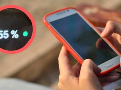 Zielona kropka na telefonie. Informuje o jednej ważnej rzeczy