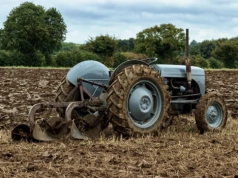 Komisja musi ustąpić? Ministrowie rolnictwa nie chcą odcięcia emerytów od dopłat.