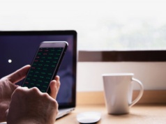 Aplikacje mobilne do tradingu – jak inwestować na smartfonie?