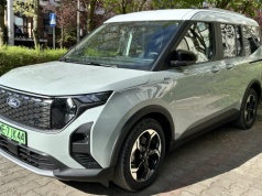 Elektryczny Ford E-Tourneo Courier. Rodzinny autobus udający miejskiego SUV-a