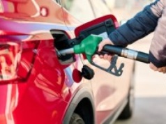 Minister finansów zdecydował ws. obniżonych stawek VAT na paliwa