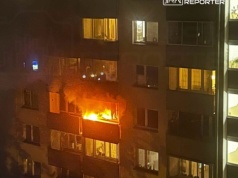 Pożar mieszkania na Bielanach. Dwie osoby ranne, z czego jedna ciężko. W akcji 11 zastępów straży