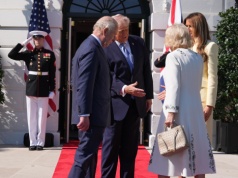 Trump nazwał go "fantastycznym". Czy jeden gest Króla Karola III ocali nadszarpnięte…