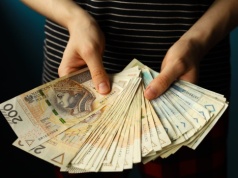 Cała Polska szykuje się na podwyżki. Zacznie się 1 lipca. Niektórzy dostaną prawie 13 tys. zł