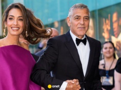 Amal Clooney skradła show na gali Chaplin Award. Spójrzcie tylko na tył sukienki