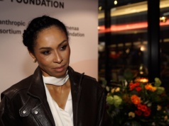 Omenaa Mensah: Kiedy nie zrobię make-upu, to wtedy wrzucam sobie jakiś filtr na social mediach. Nadmierny retusz zdjęć powinien jednak być jakoś oznaczony