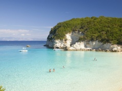 To mała siostra Korfu. Nie ma tłumów, a piasek i woda jak na Malediwach