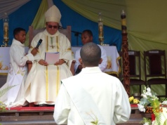 Madagaskar: śluby wieczyste i święcenia oblatów