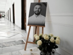 Minuta ciszy w Sejmie. Posłowie upamiętnili posła Łukasza Litewkę. Czarzasty: "Zginął dobry człowiek"