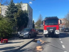 Zderzenie motocykla z audi w Chojnicach. Jedna osoba została poszkodowana