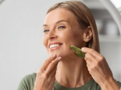 Zauważyłaś "chomiczki" na twarzy? Ten wieczorny rytuał może pomóc