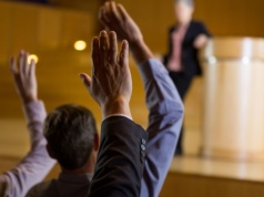 TEDxWSKZ: Sky is the beginning — liderzy, innowatorzy i wizjonerzy na jednej scenie. Sprawdź też studia MBA w WSKZ