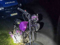 Jechał pijany zdezelowany motorowerem. – Tablica rejestracyjna odpadła z błotnikiem – powiedział