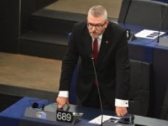 Jest decyzja PE ws. immunitetu Grzegorza Brauna