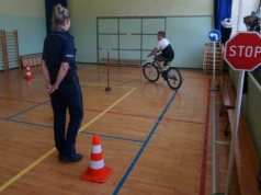 Z boiska prosto na drogę. Uczymy rowerzystów gorzej niż kierowców