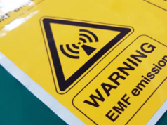 WHO twierdzi, że promieniowanie elektromagnetyczne jest bezpieczne; WHO boryka się z konfliktami interesów i błędnymi badaniami