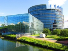 Parlament Europejski uchylił immunitety Obajtkowi, Jakiemu, Braunowi i Buczkowi