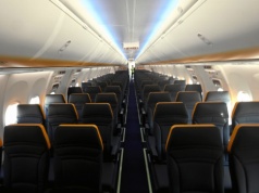 W samolocie lepiej rezerwować miejsce po lewej stronie. Dlaczego? Eksperci wyjaśniają