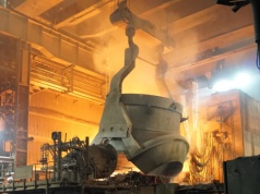 Blokada cieśniny Ormuz uderza w rynek stali. Europa traci, choć w jednym kraju widać odbicie