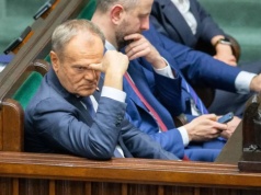 Tusk chce spić śmietankę. Najpierw pomija prezydenta ws. uwolnienia Poczobuta, potem - wymienia go na końcu