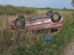 Pijany ukradł samochód i dachował