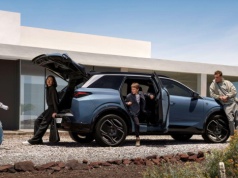 Peugeot obniża ceny 5008 i wprowadza na rynek limitowaną edycję Summer Blue