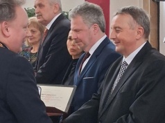 Rzeszowski historyk uhonorowany Srebrnym Medalem Uniwersytetu Preszowskiego